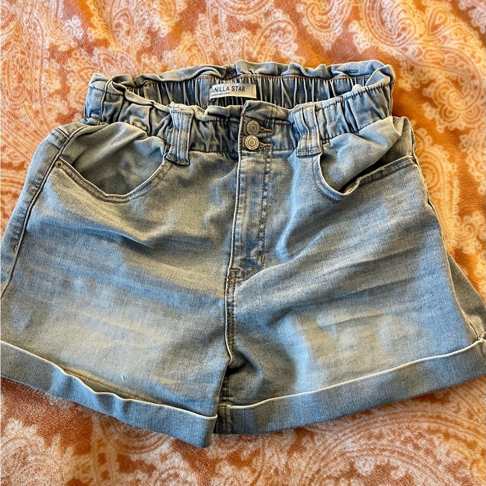 Size 7 Vanilla Star denim shorts